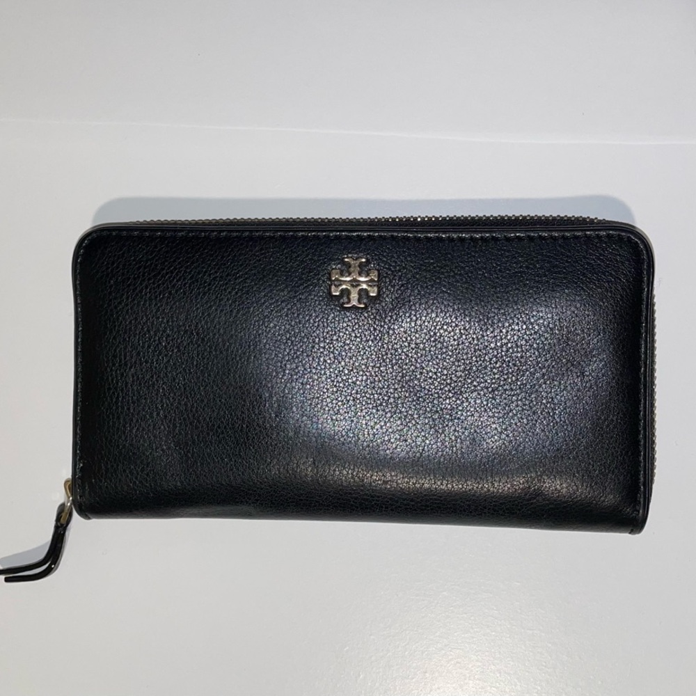 Tory Burch Black Leather Wallet